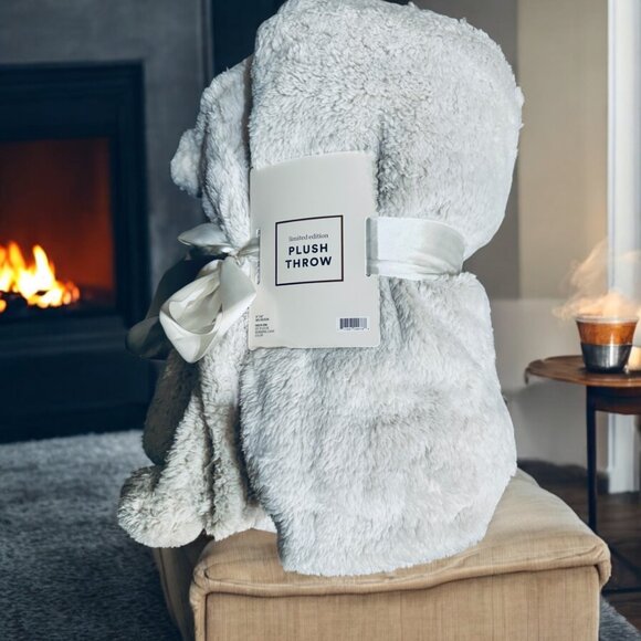 Plush and Cozy 50x60 Faux Fur Throw Blanket - Picture 3 of 3